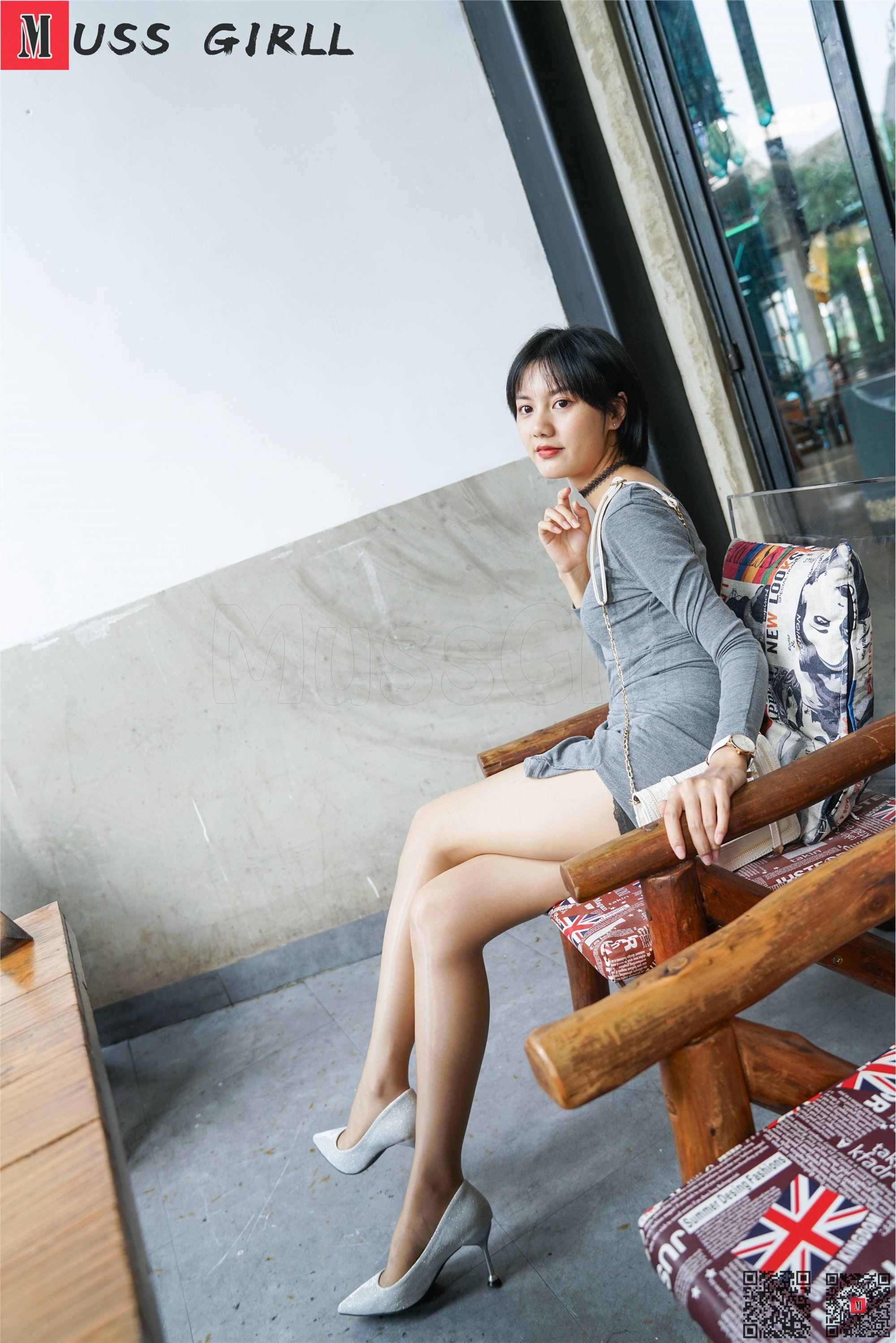 MussGirl慕丝女郎  NO.241-油亮肉丝灰色包臀裙高跟